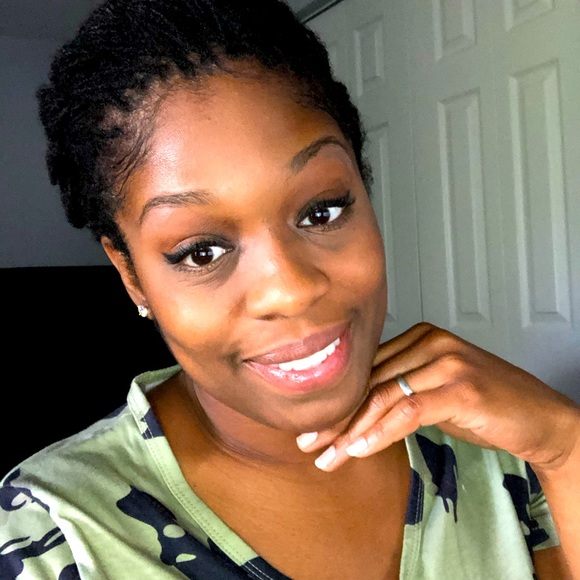 Meet your Posher, Monica - Picture 4 of 4